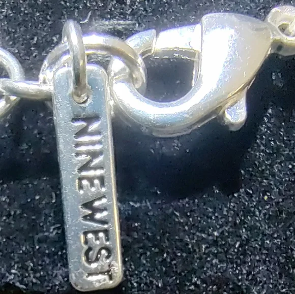 Nine West Rhinestone Silvertone Pendant Necklace Adjustable 18" - 20" - Picture 3 of 4